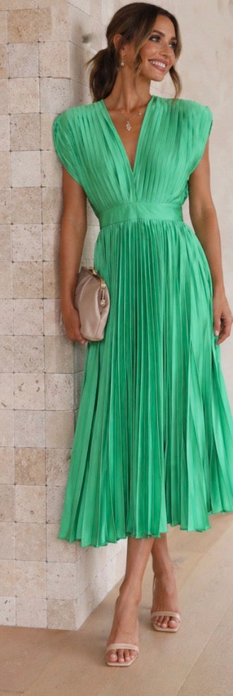 Juliet | Timeless Pleated Midi Dress