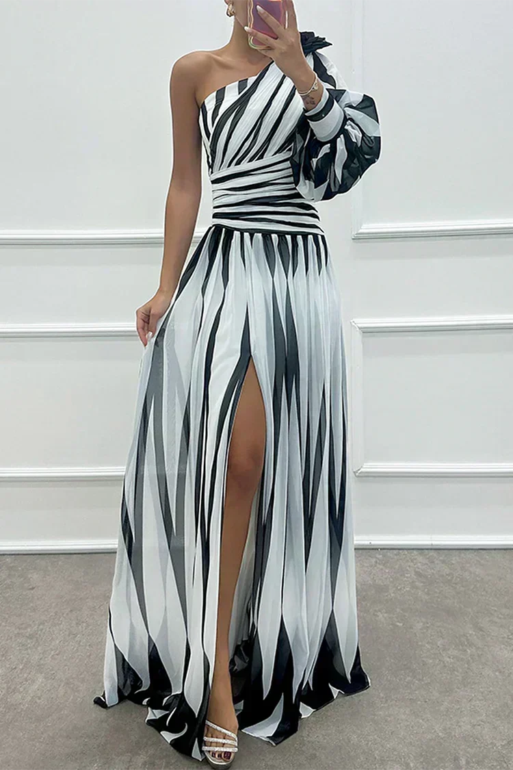 Kiera | Elegant Striped Maxi Dress with One Shoulder