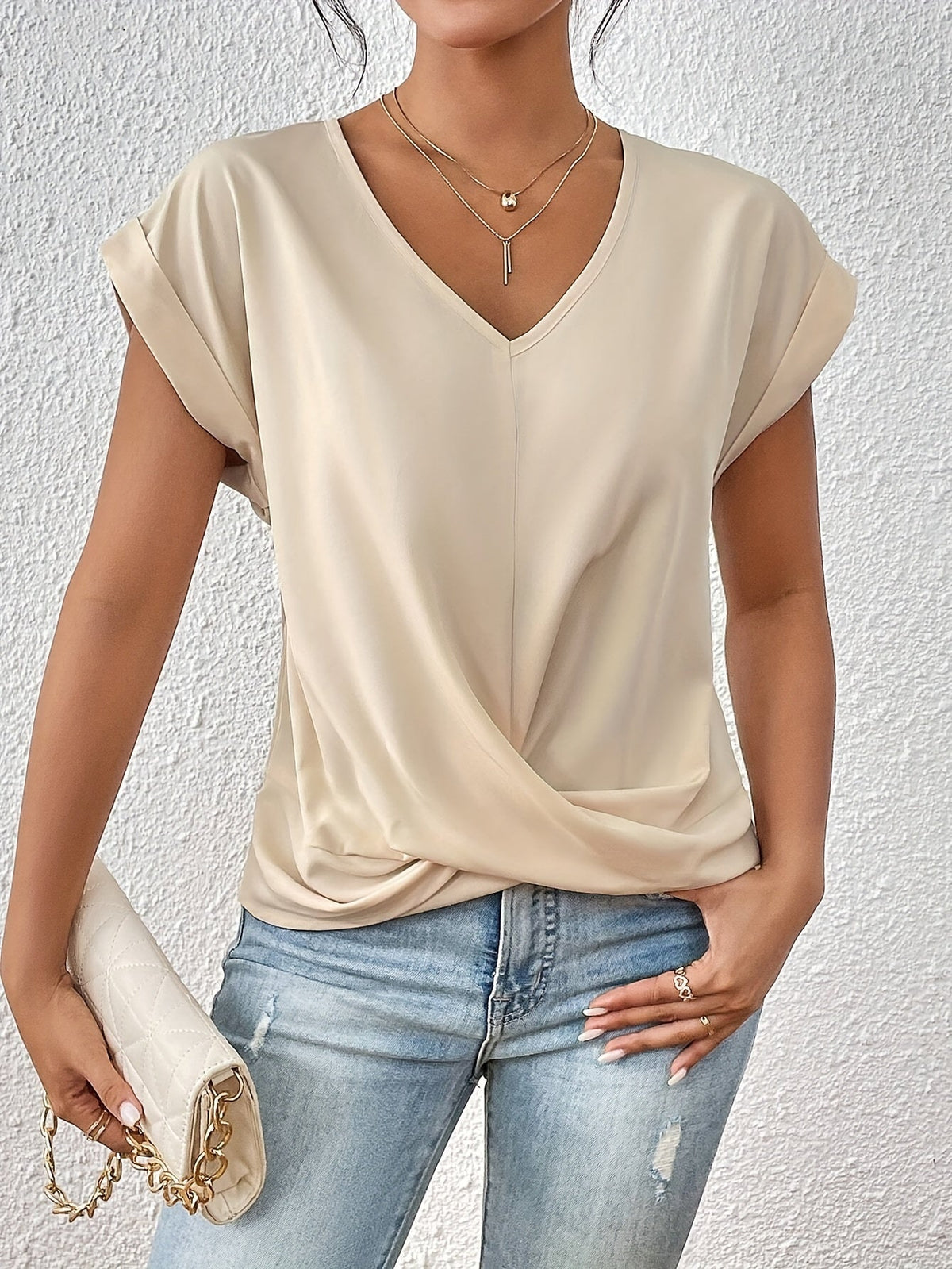 Meika | Classic Twist Detail V-Neck Top