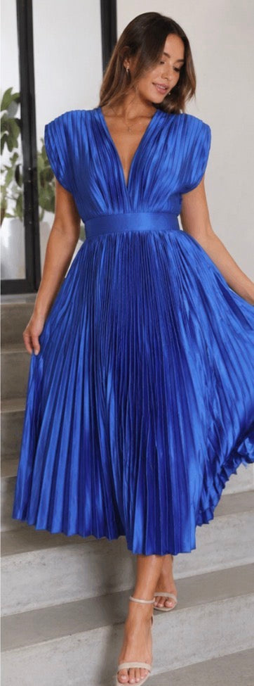 Juliet | Timeless Pleated Midi Dress