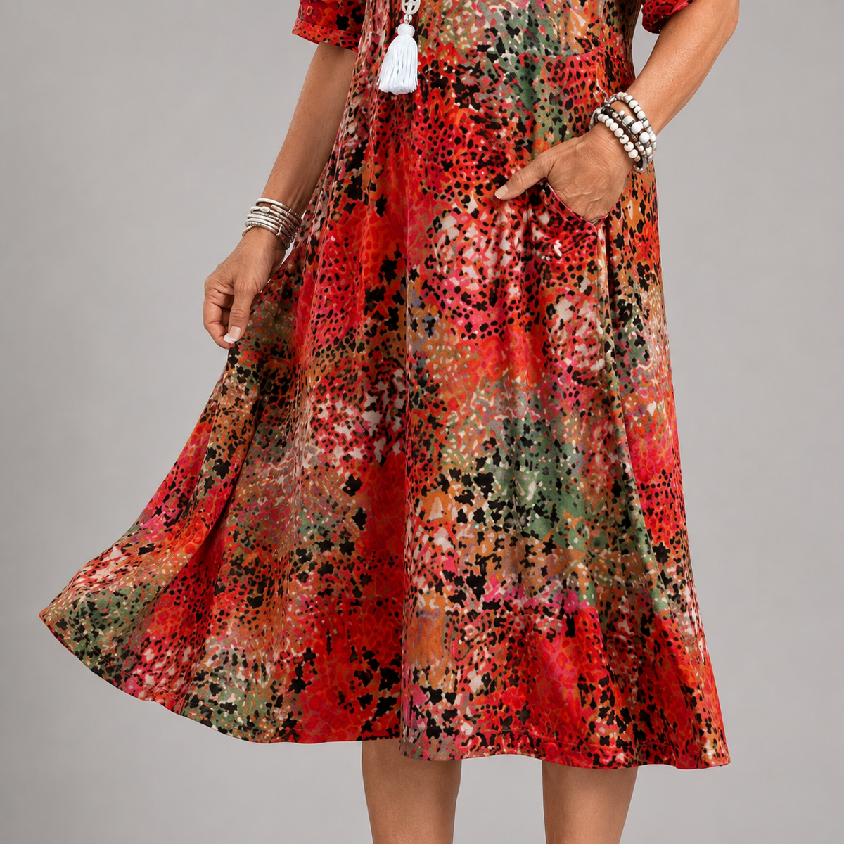 Noosa | Flowy V-Neck Printed Midi Dress