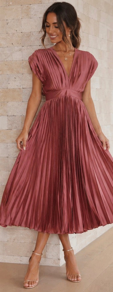 Juliet | Timeless Pleated Midi Dress