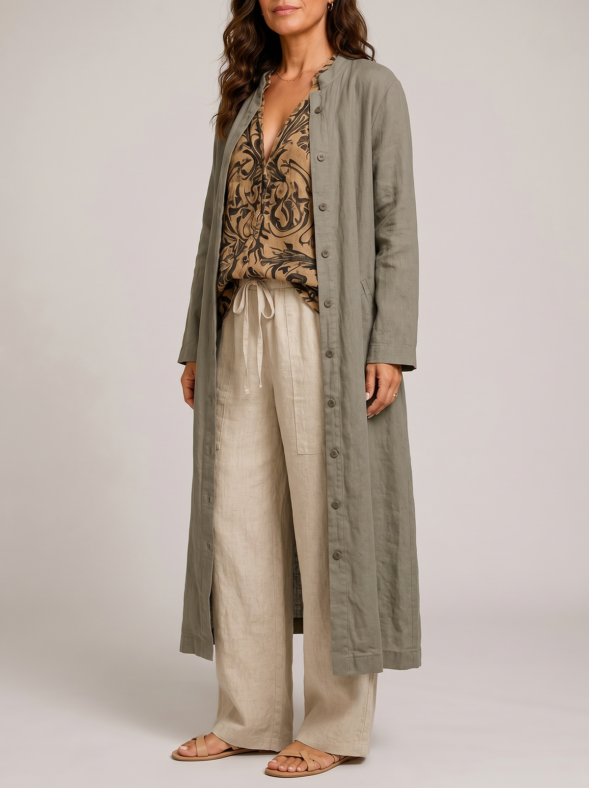 Camilla | Completo Naturale - vista laterale con cardigan